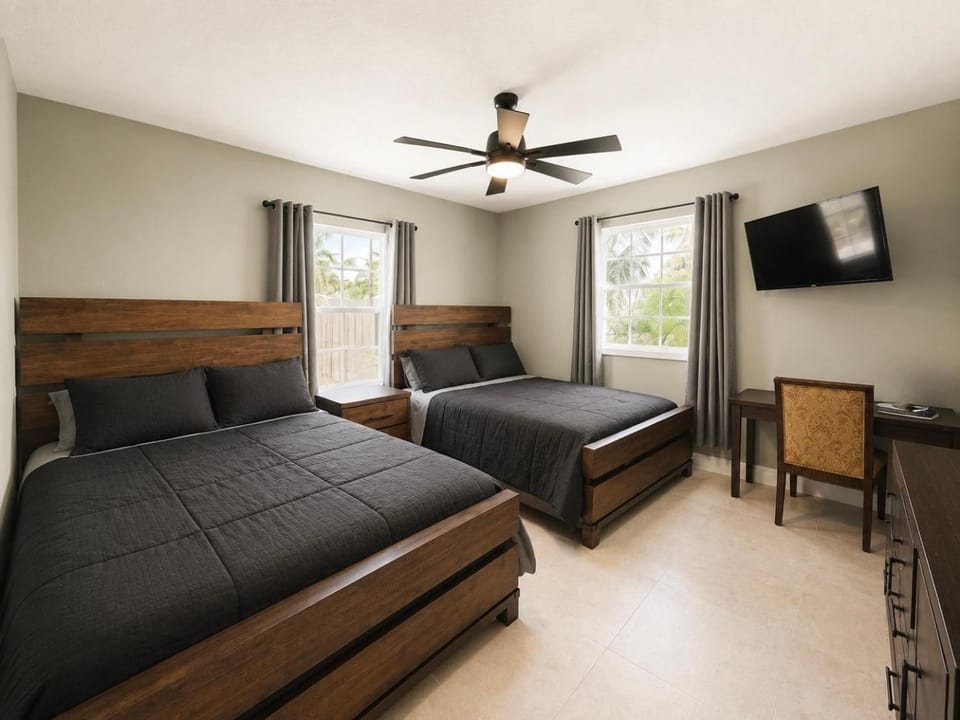 Bed, TV and multimedia, Bedroom