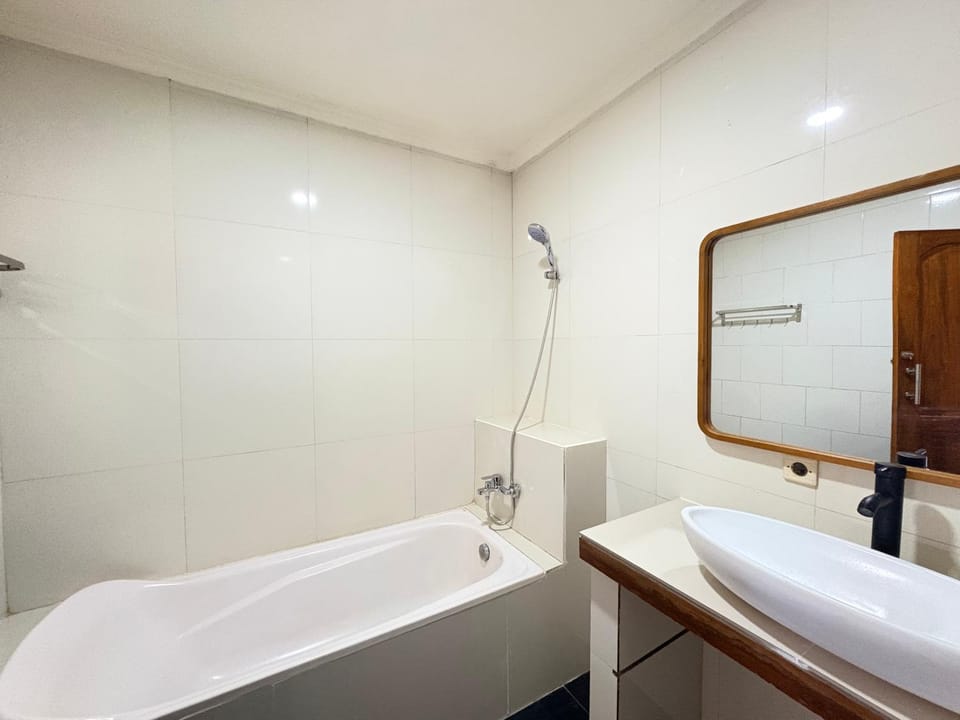 Toilet, Internal: Not applicable to any particular room