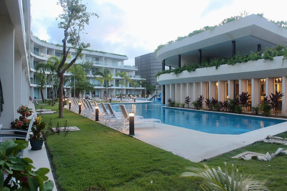 Garden, Swimming pool