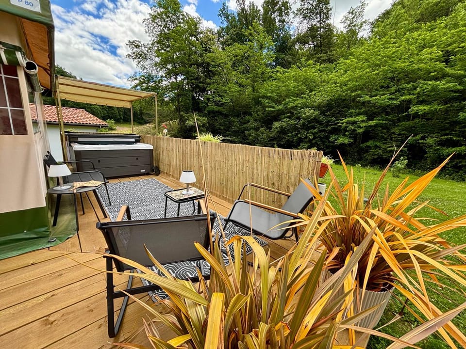 Nature et spa en Pays Basque Luxury tent in French Basque Country