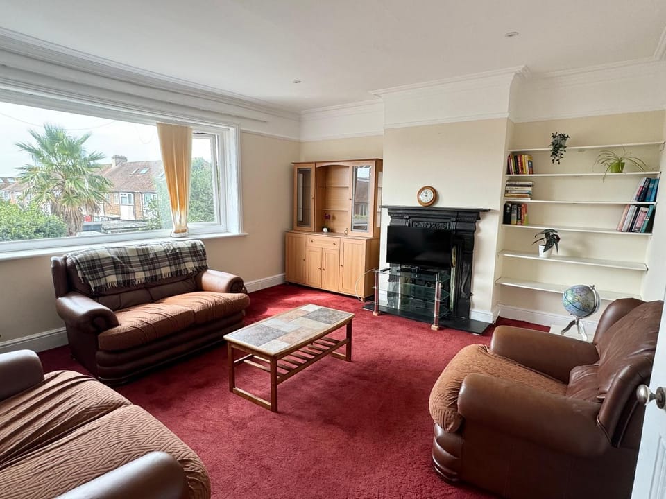 Church & Coast, Spacious 3-Bed Hove Apartment Apartment in Hove