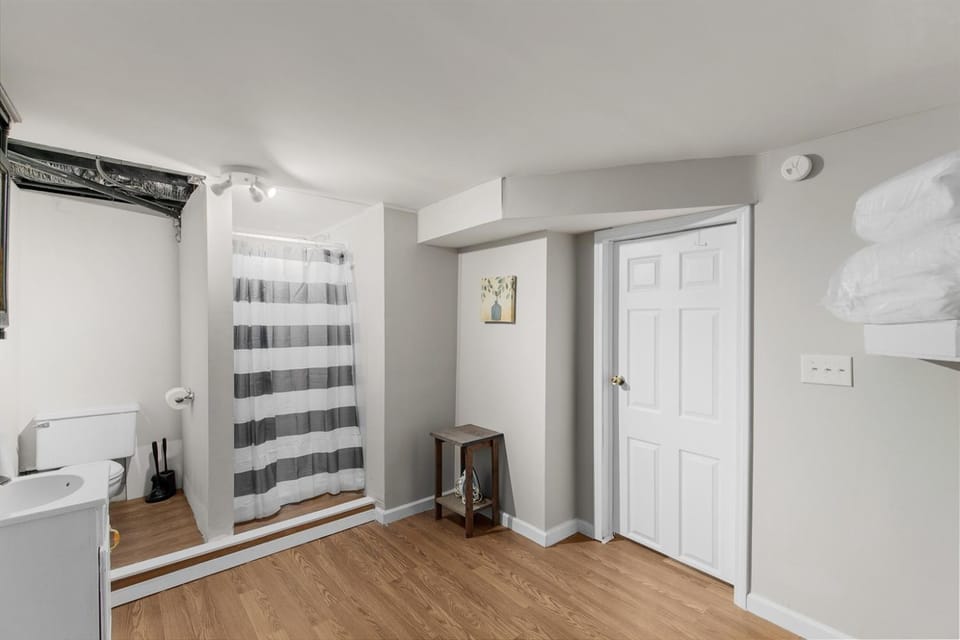Garden Bungalow at Broadmoor -WiFiParkingCozy Apartment in Birmingham