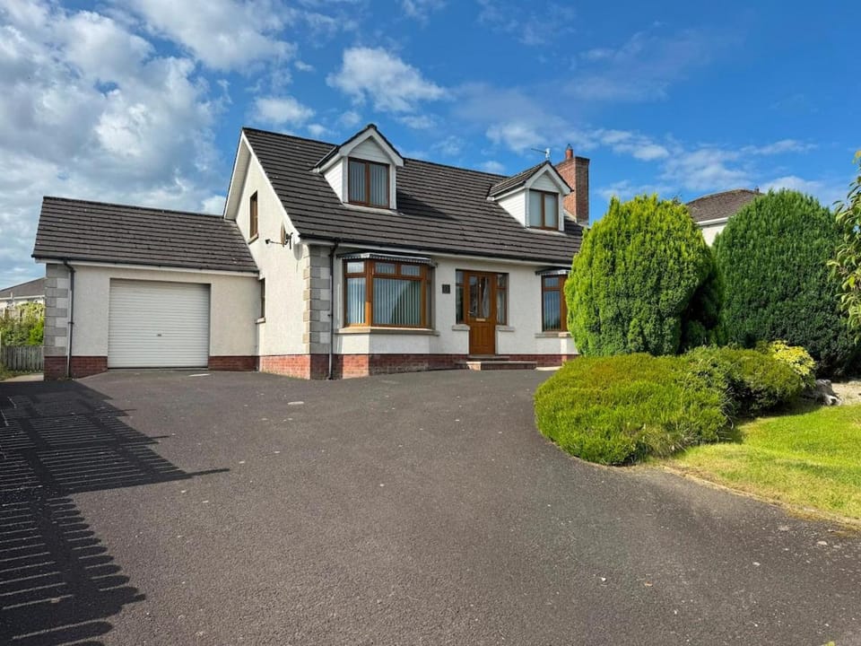 Evergreen Lodge House in Ballycastle