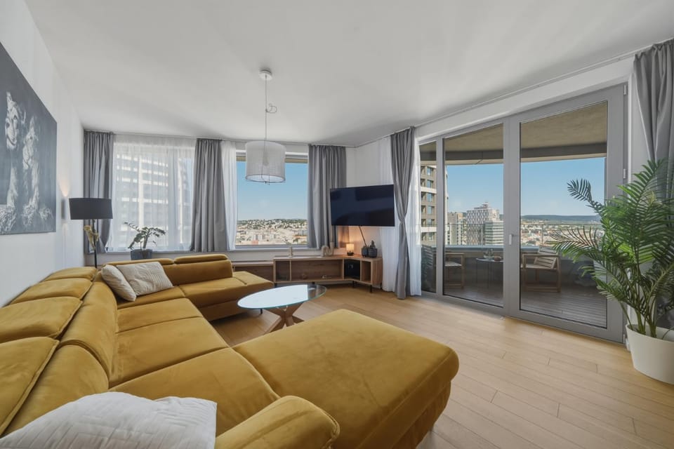 Sky Park Panorama 22nd Floor Free Parking Apartment in Bratislava