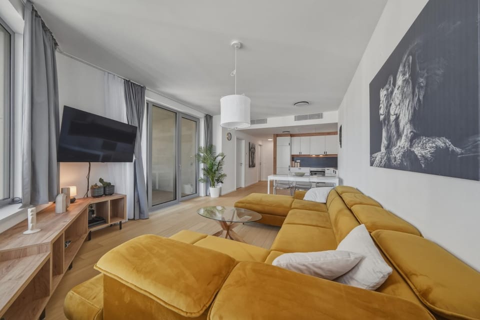 Sky Park Panorama 22nd Floor Free Parking Apartment in Bratislava