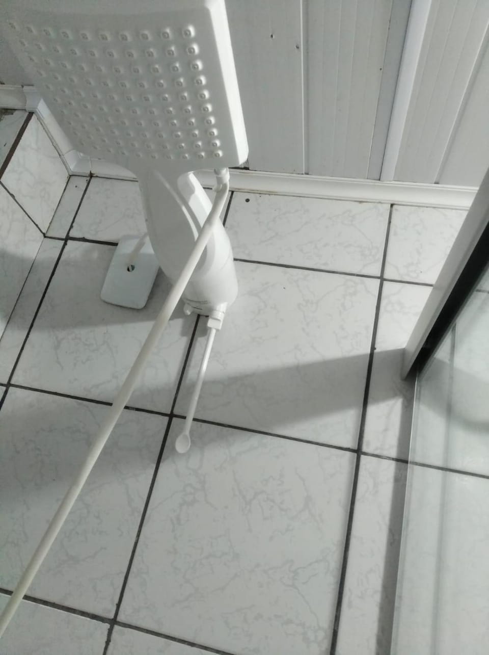 N 02 - Apto com 2 quartos -1 cama casal, 2 solteiro- com garagem Apartment in Cascavel
