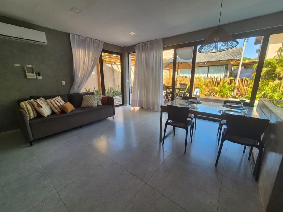 Living room, Meals