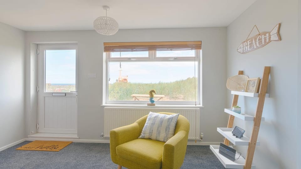 Stunning Beach House - On the Beach - Pets OK House in Caister-on-Sea