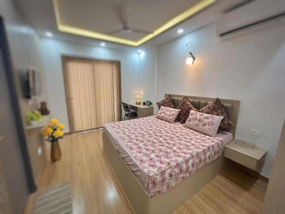 Premium Studio Residence, Studio in Prime Location Apartment in Noida