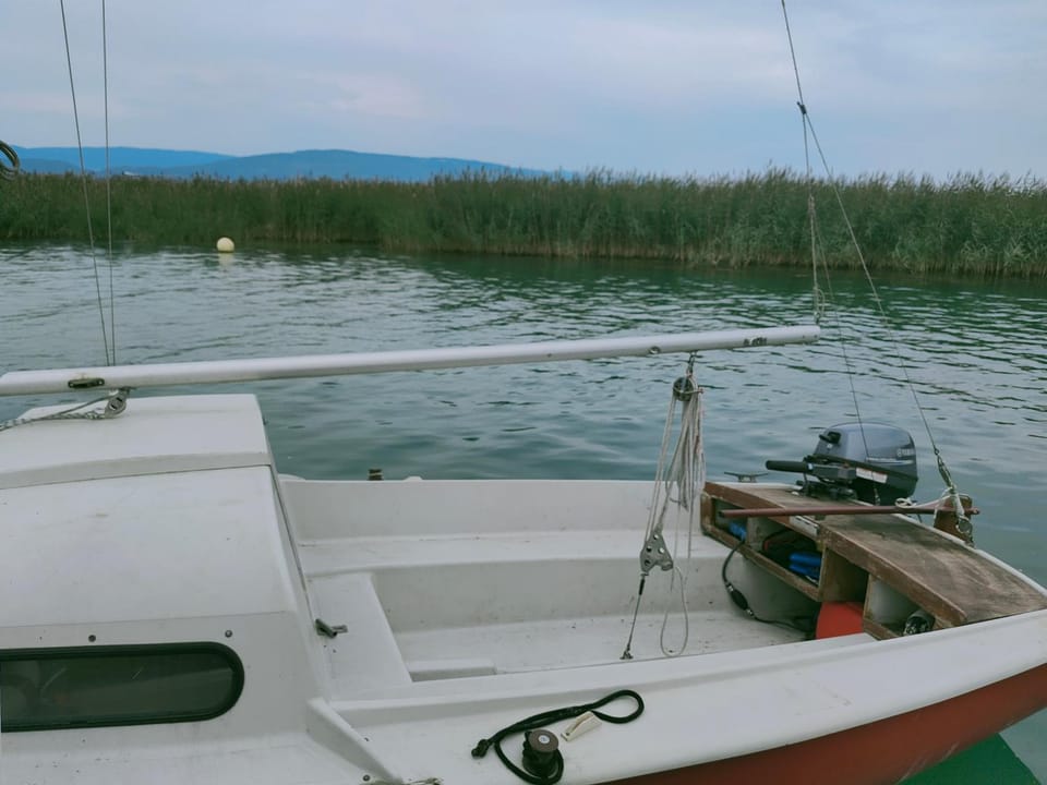 Bateau avec cabine, voile, moteur Cabin in Neuchâtel, Switzerland