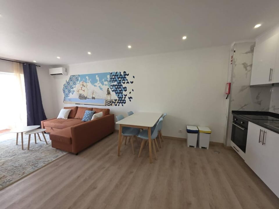 Kitchen or kitchenette, Living room, Dining area, oven, stove
