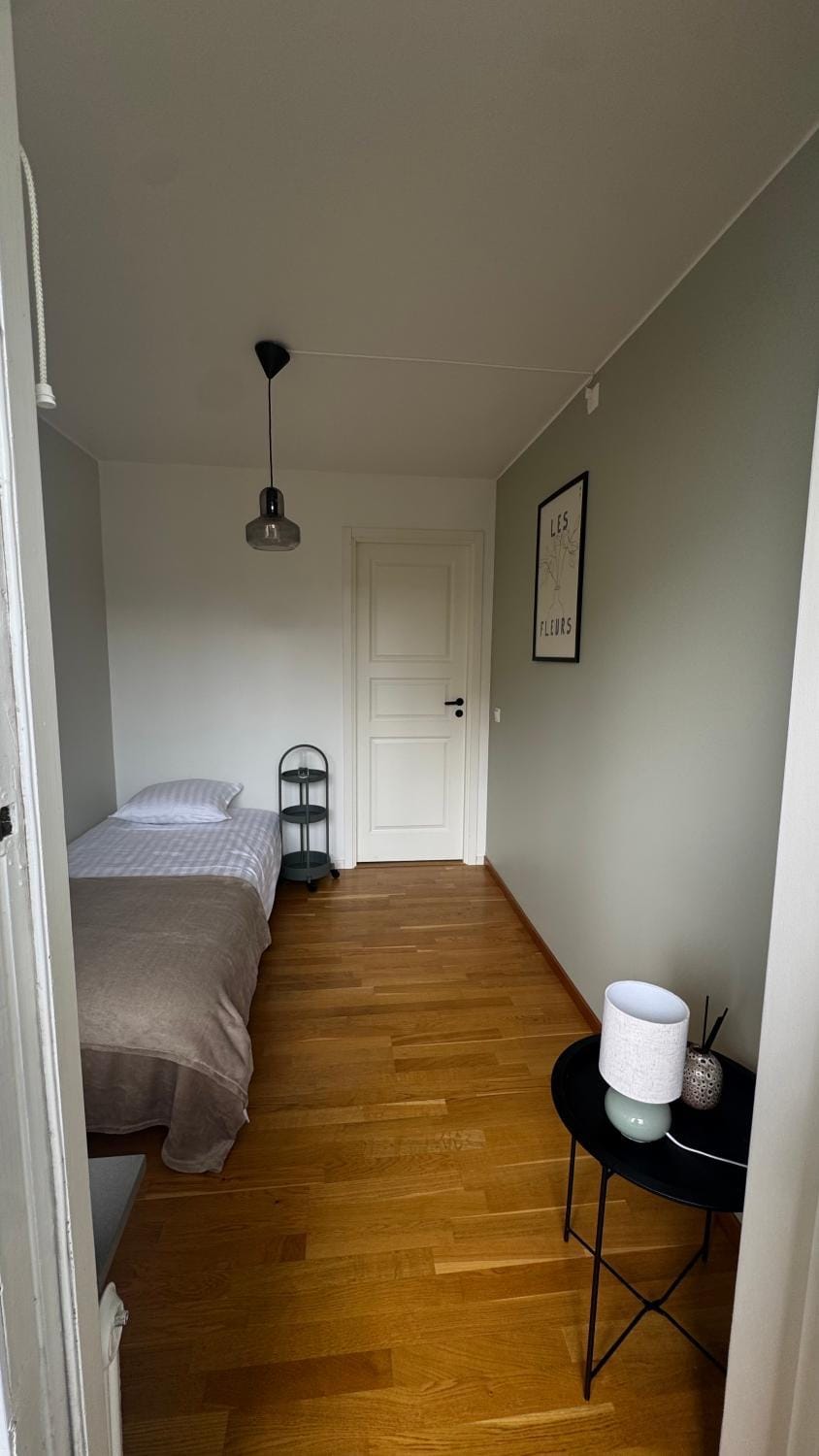 Furnished 2 bedroom apartment with a balcony in the heart of Sundbyberg Apartment in Solna