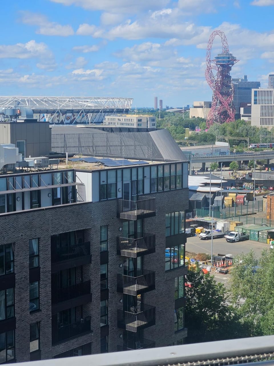 Panoramic City Views - Exec Apartment & Free Parking Apartment in London