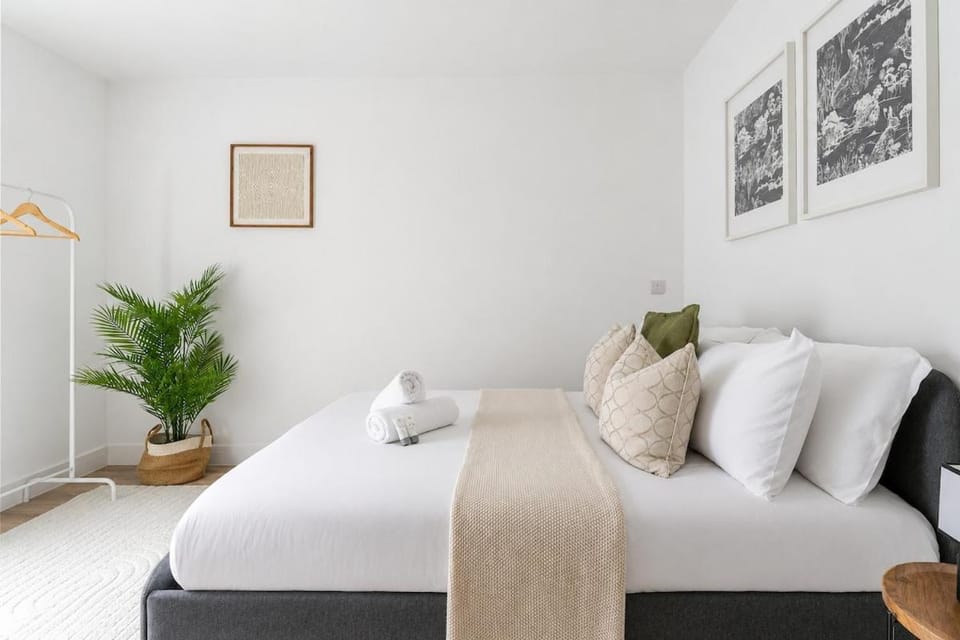 Stylish Studio Flat Prime Cardiff Location Apartment in Cardiff