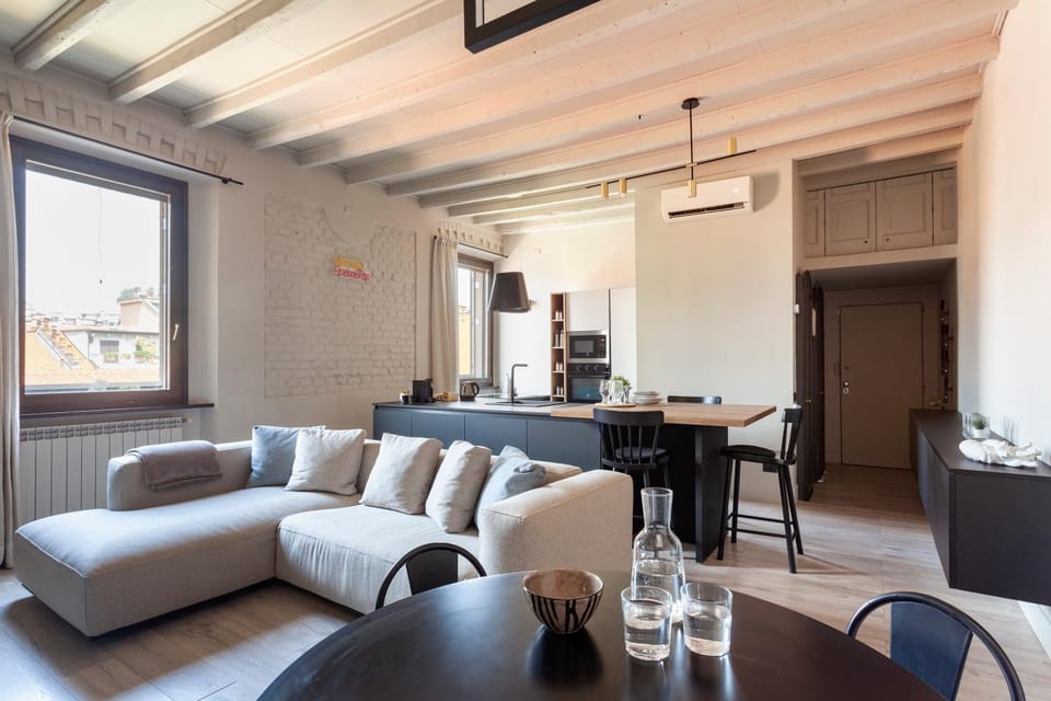 Kitchen or kitchenette, Living room