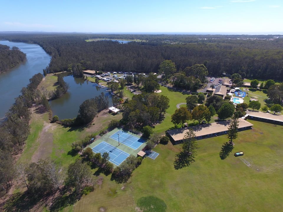 Bird's eye view, Fishing, Minigolf, Table tennis, Tennis court, Canoeing, Hiking, Cycling, Sports