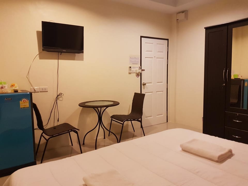 Bann Lom Le Guest House Bed and Breakfast in Hua Hin District