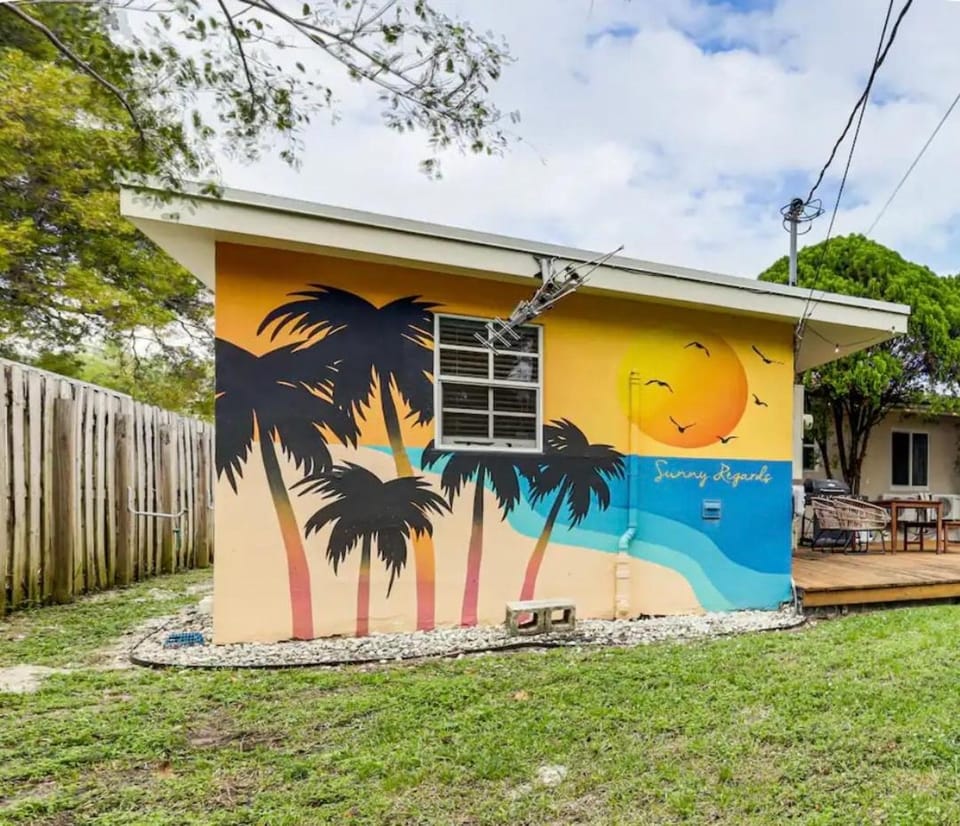 Sunny Regards Retreat House in Dania Beach