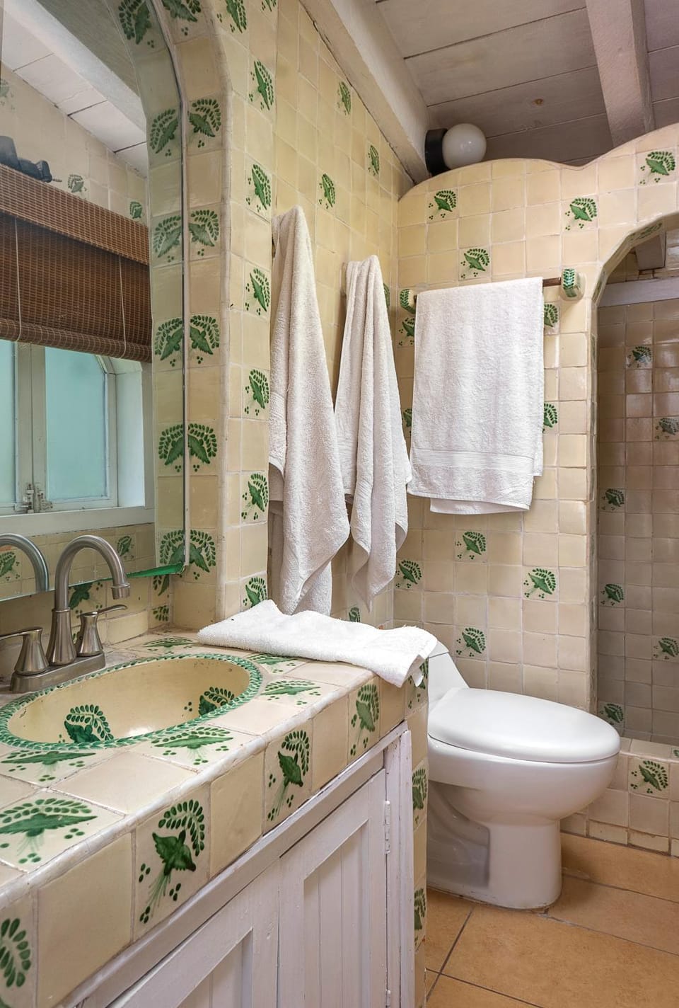 Shower, Bathroom, Bedroom, towels