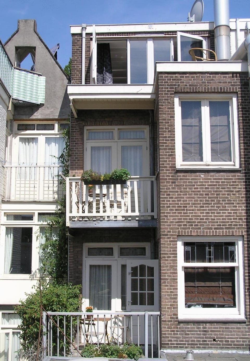 Property building, Day
