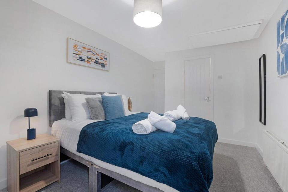Spacious 4 bed in North Shields with Free Wifi House in North Shields