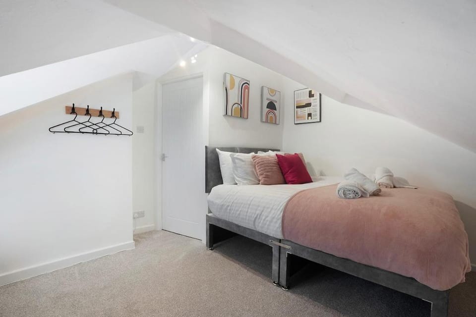 Spacious 4 bed in North Shields with Free Wifi House in North Shields