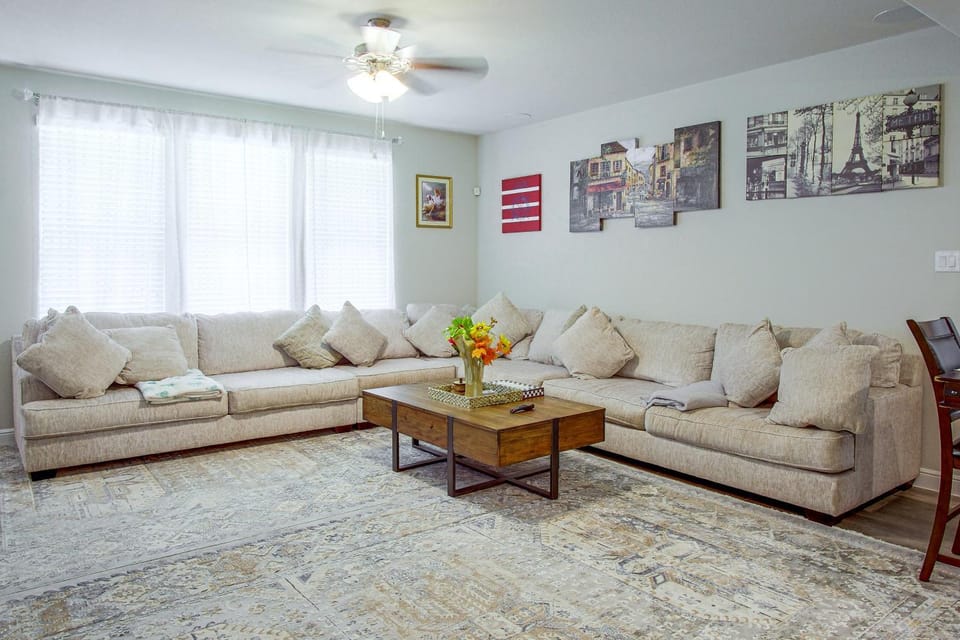 Family Home 7 Mi to University of North Texas! House in Denton