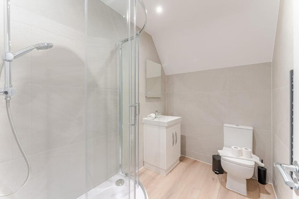 Richmond Central Suites Parking 1BR Cardiff City Centre Apartment in Cardiff