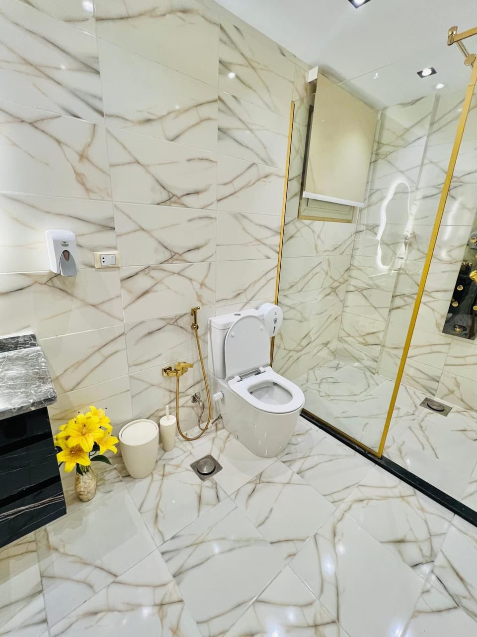 VIP 4BR Smart Apartment in Sheikh Zayed - شقة سمارت VIP فاخرة 4 غرف بالشيخ زايد Apartment in Egypt
