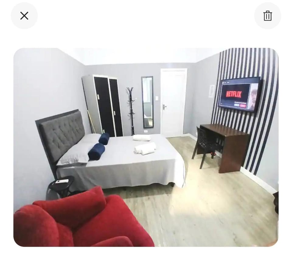 Quarto privativo com cama de casal esquina de Copacabana com Ipanema Vacation rental in Rio de Janeiro