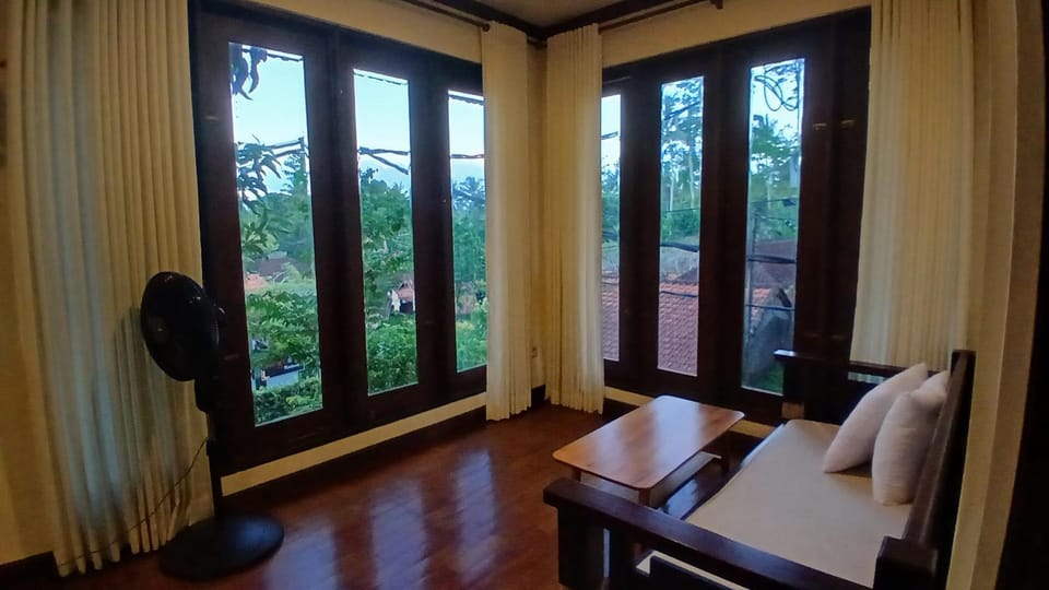Sayan Rooms - Upper Level, Quiet & Private Apartment in Abiansemal