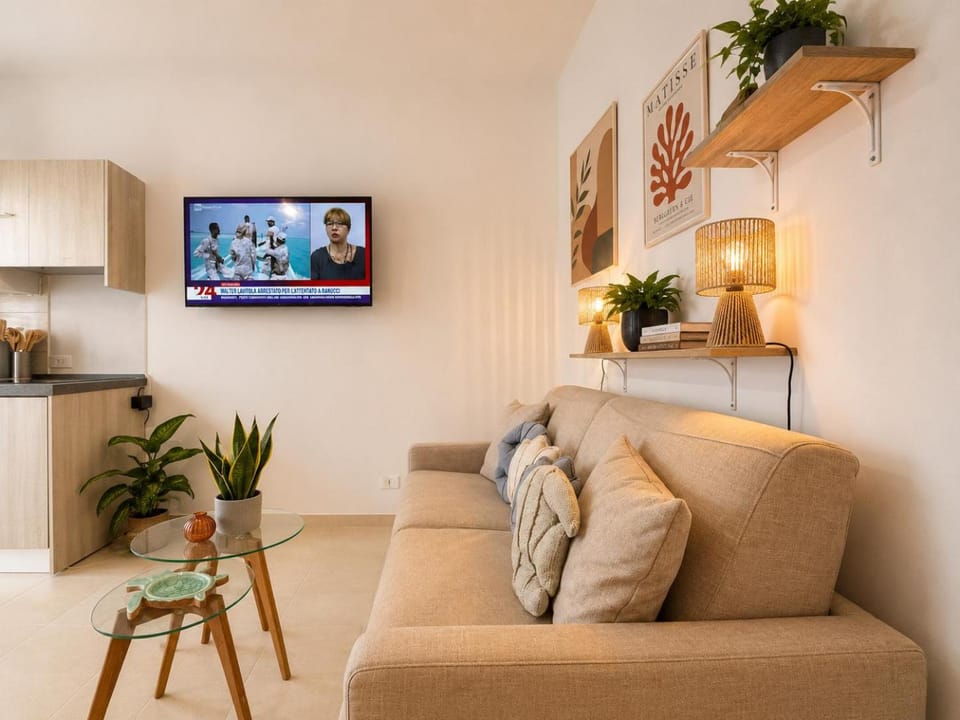 Communal lounge/ TV room, Living room