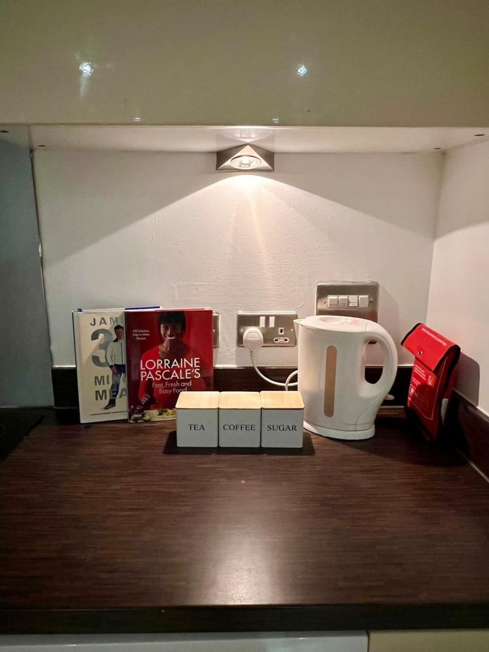 Coffee/tea facilities, Kitchen or kitchenette