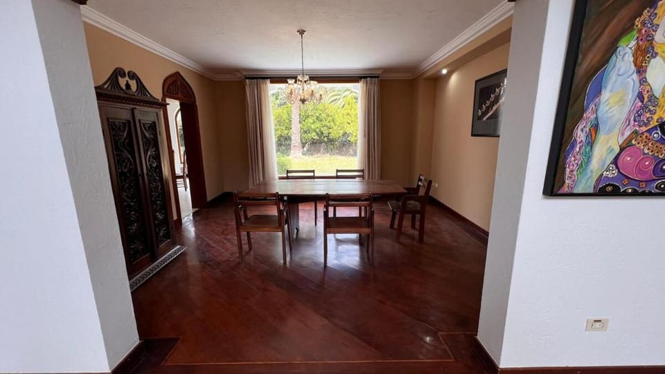 Villa Mediterránea Privada Jacuzzi, Jardín y Naturaleza Villa in Quito
