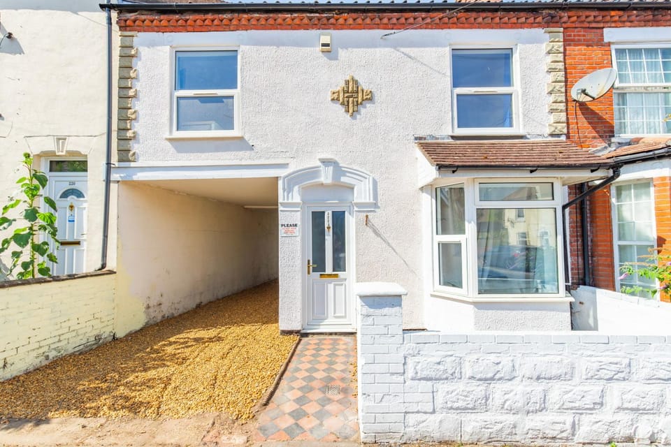 5 Bed Contractor House, Norwich NR3, With Parking House in Norwich