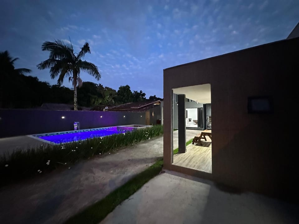 Casa com Piscina e Hidro a 900m da Praia em Boracéia House in Bertioga