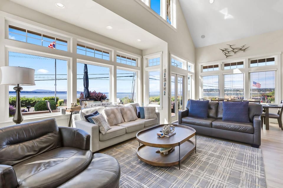 Luxury home with private beach House in Birch Bay
