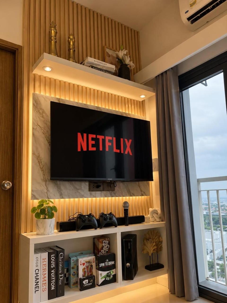 Skyway View 2BR l Near NAIA l Xbox l Netflix Apartment in Muntinlupa