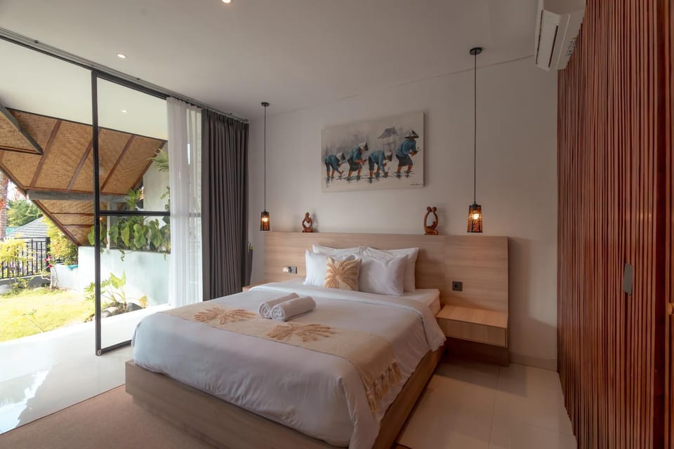Bed, Photo of the whole room, Bedroom