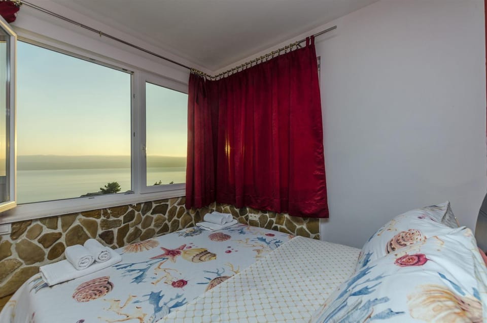 Bedroom, Sea view