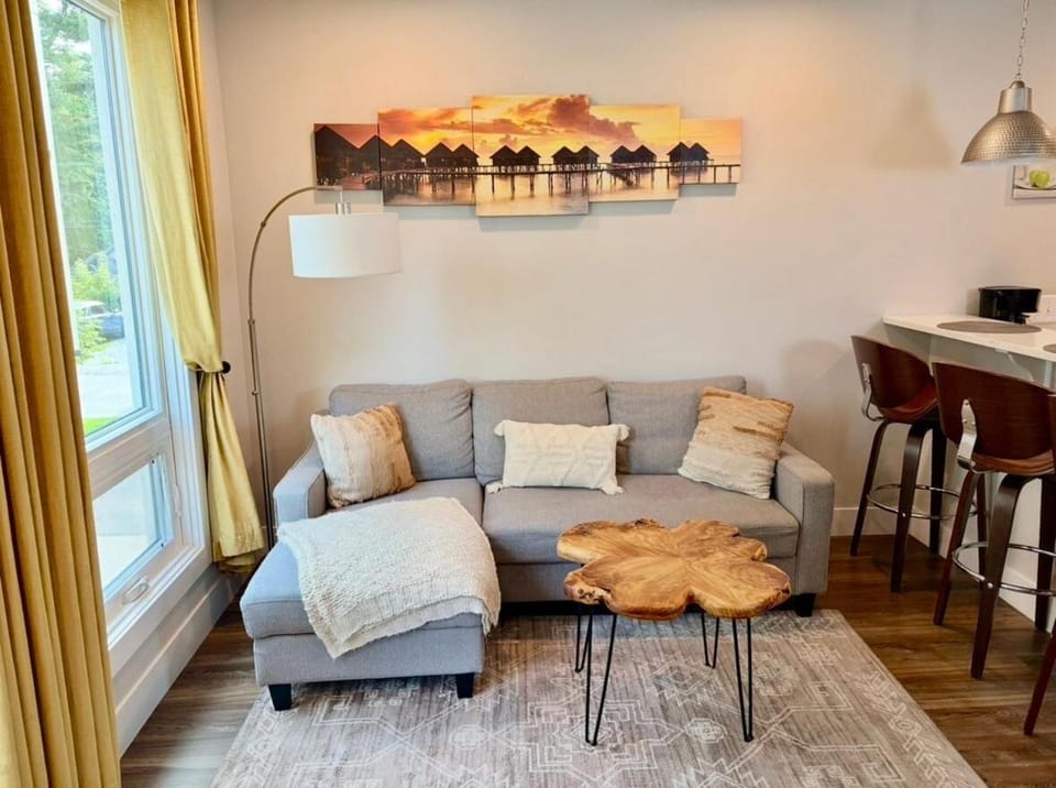 Living room, Photo of the whole room, Seating area, Dining area