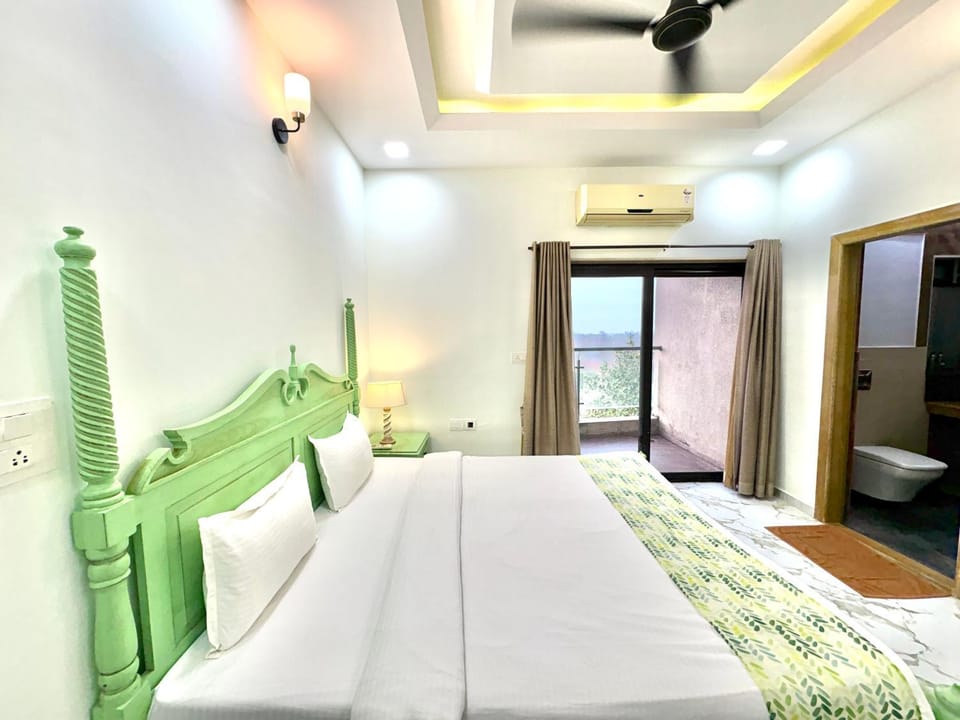 Bed, Bedroom, air conditioner
