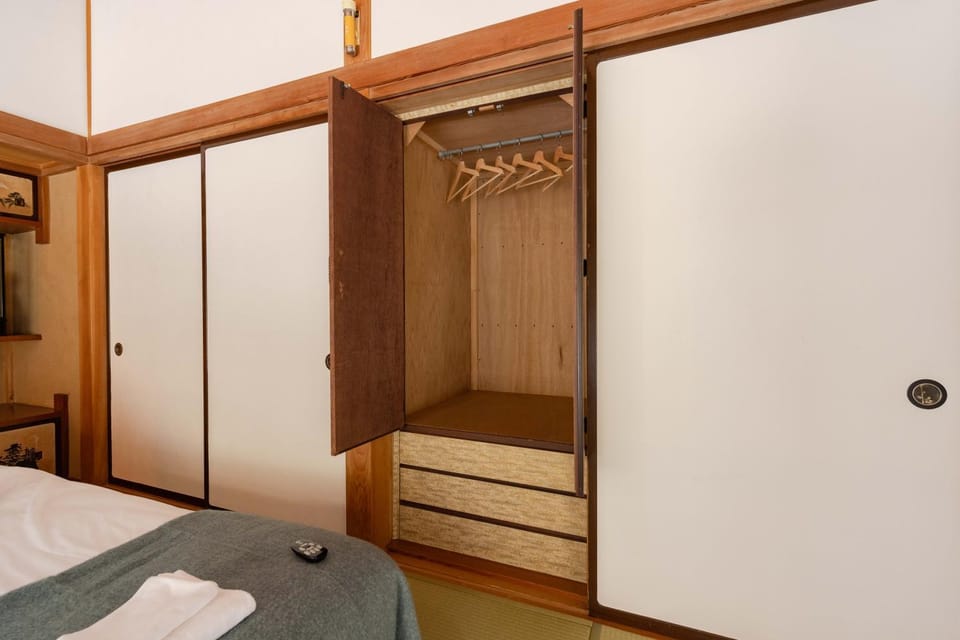 Bedroom, wardrobe