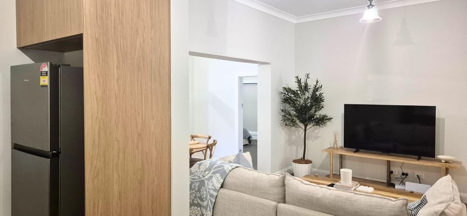 Newly Renovated 4-Bedroom Retreat in East Tamworth House in Tamworth