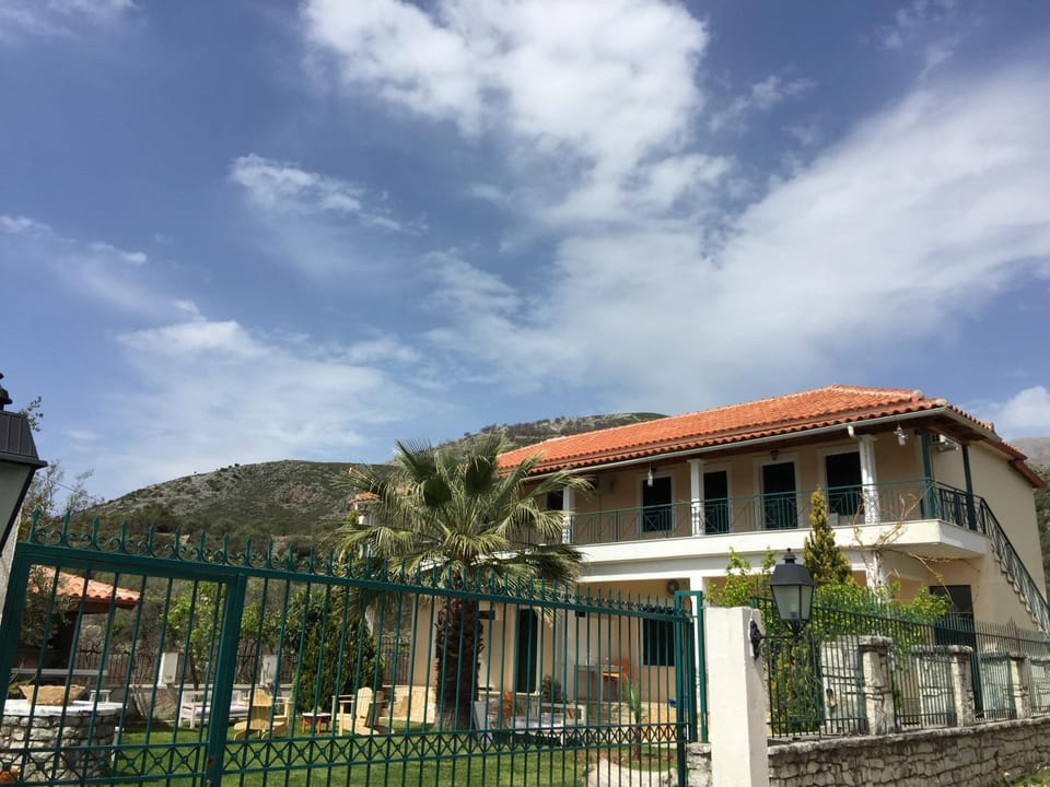 Property building, Day