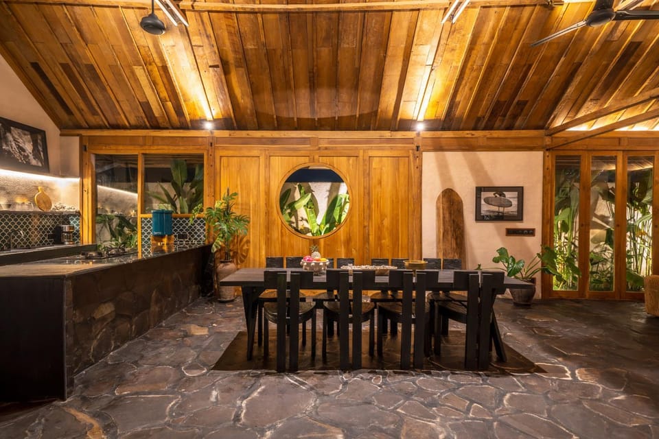 Seating area, Dining area