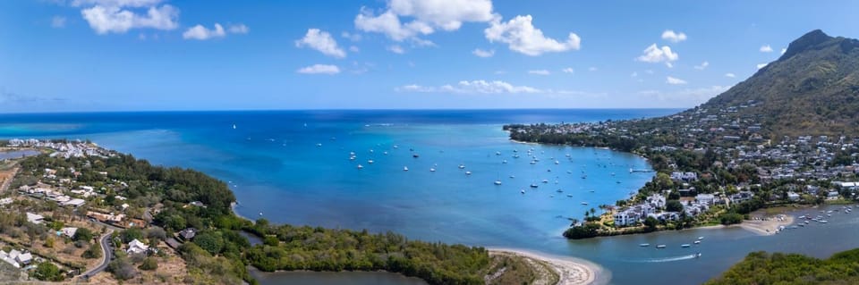 Luxury Beachfront Apartment - Amazing Views & Pool Apartment in Rivière Noire District, Mauritius