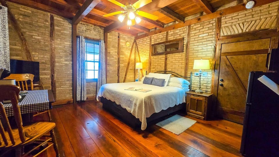 Felwerk Dual Studio Stay House in New Braunfels
