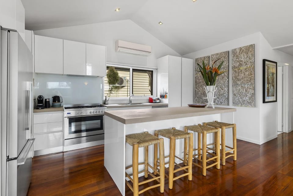 Kitchen or kitchenette, oven, stove