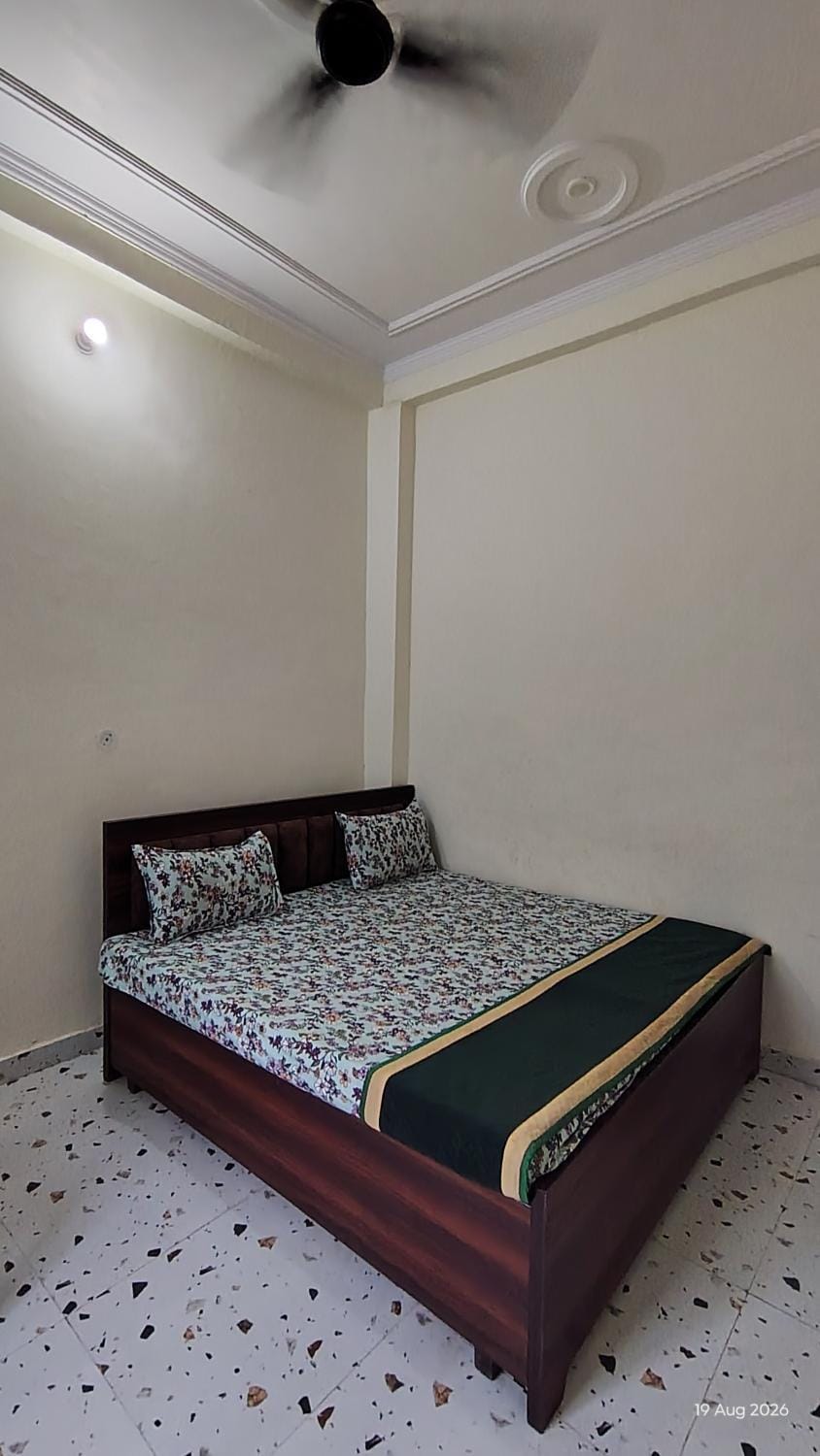 Shri Banke Bihari Seva Sadhan Vacation rental in Uttar Pradesh